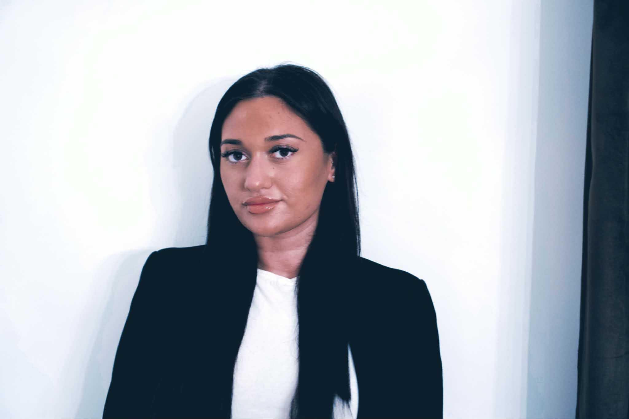 Stéphanie Hrnja – Paralegal Advokatbyrån Baaken